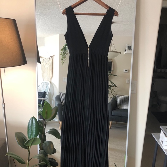 Ya Los Angelos Black gown - Picture 5 of 10